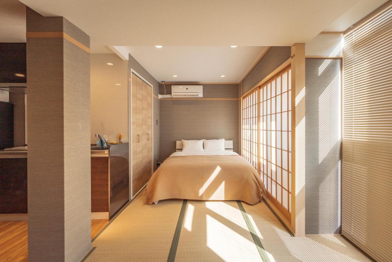 谷町君・星hotel・道頓福居 Осака Екстер'єр фото